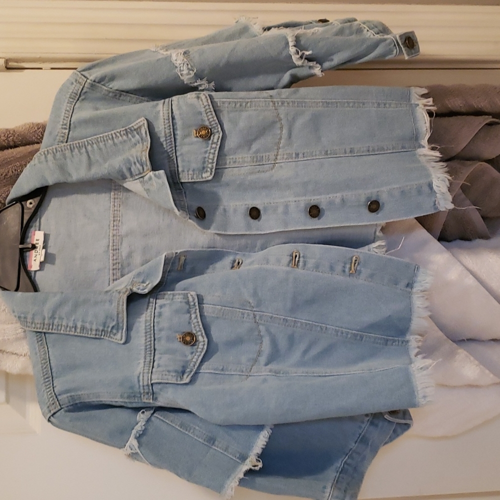 Cropped jean jacket